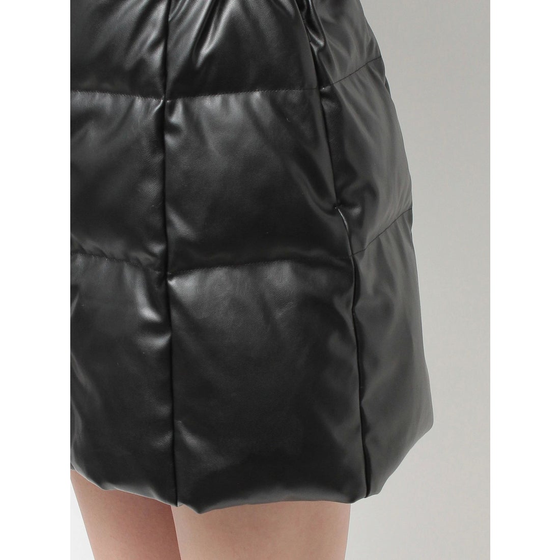 ジェイダ GYDA GDベルト付きフェイクレザーロングダウンコート （BLK