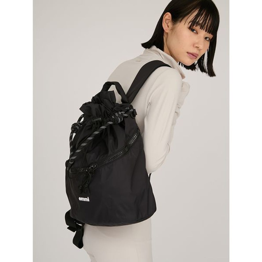 エミ emmi 【限定カラー】撥水 emmiロゴマルチバックパック （BLK