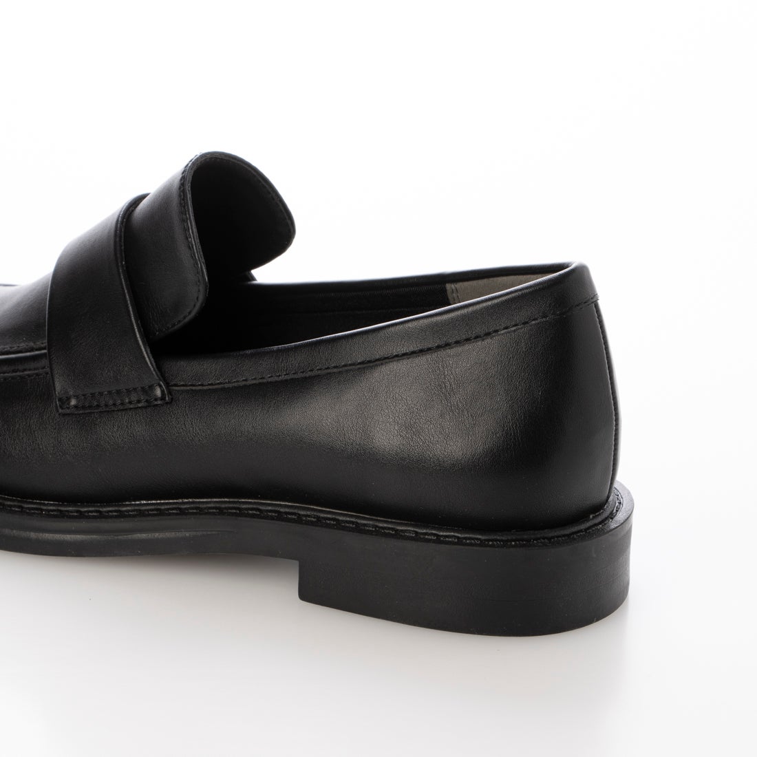 EVOL/イーボル】 【ふかふか・クッション入り】ラウンドローファー