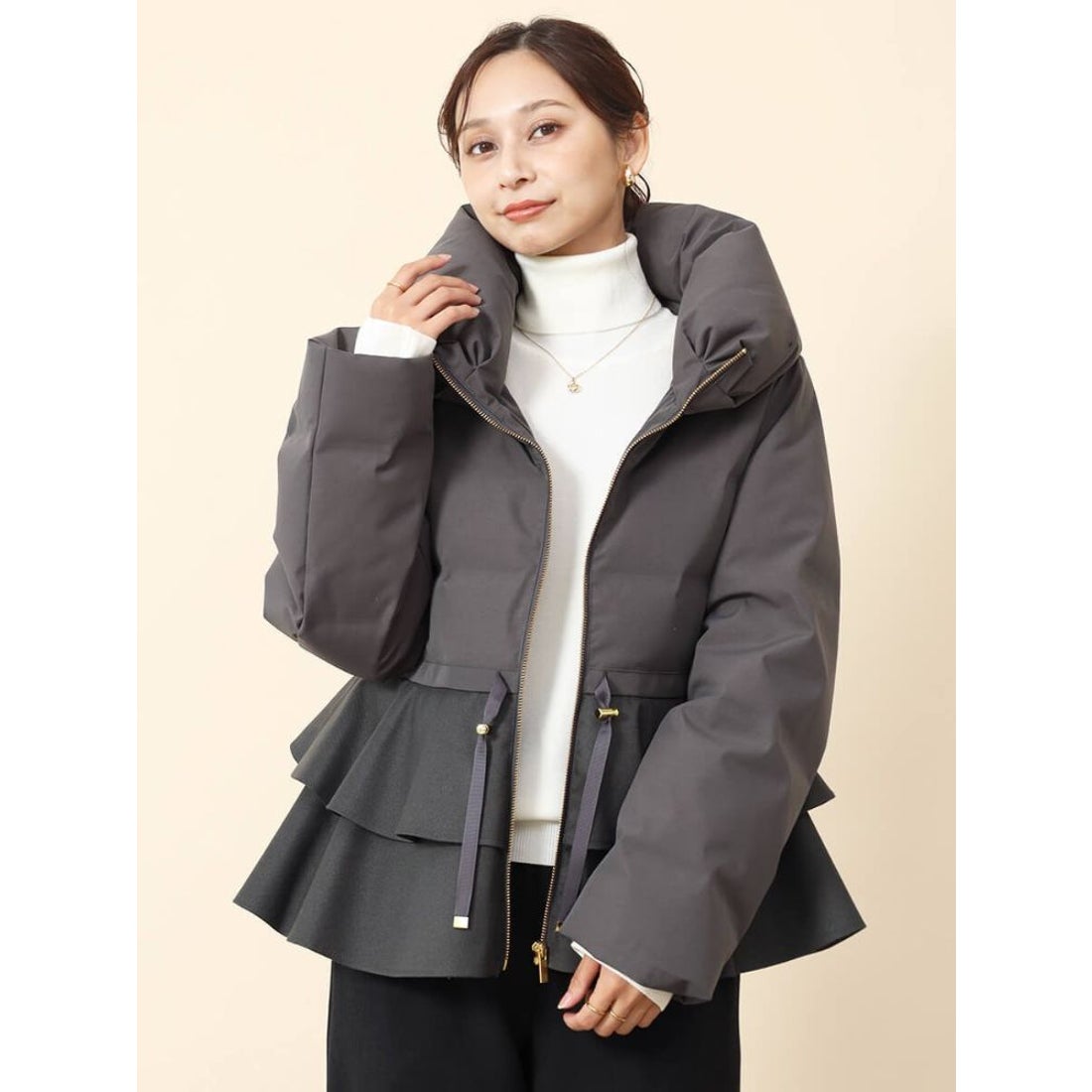 フェンネル FENNEL フレアペプラムダウンコート （チャコールグレー