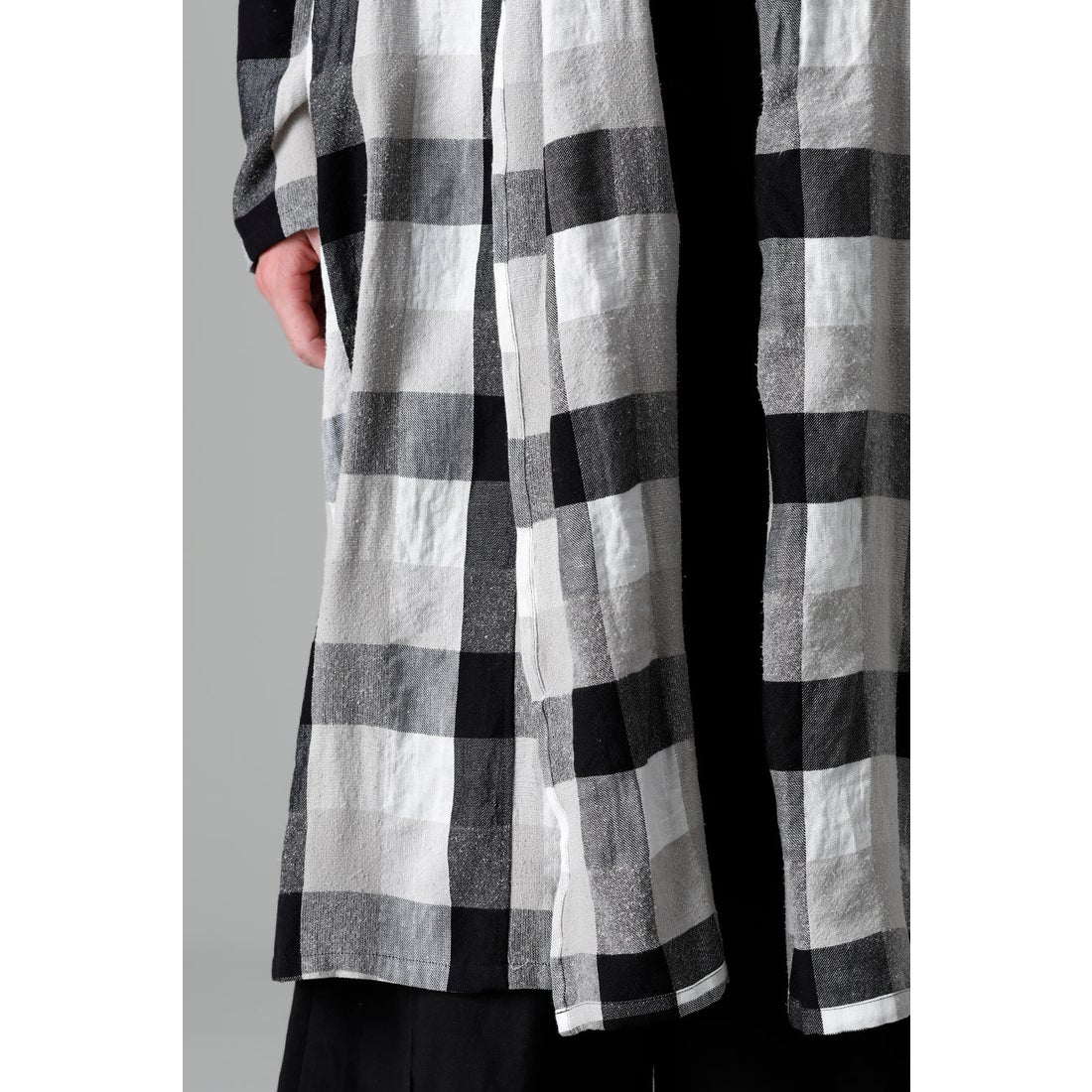 クジャク kujaku Ibukifuro Cardigan （Black Check） -FASCINATE