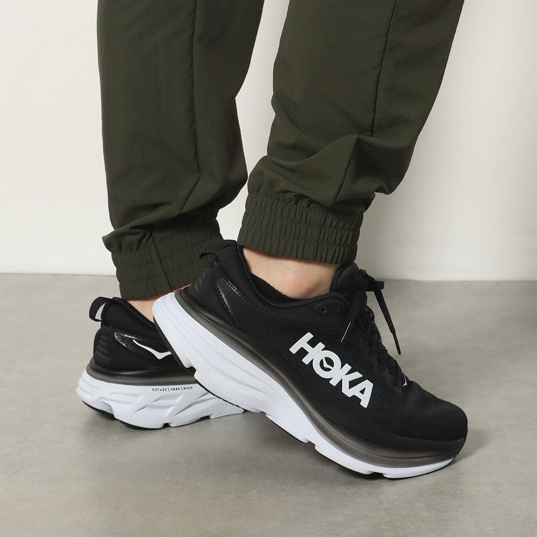 ホカ HOKA Men's Bondi 8 （Black/White） -靴＆ファッション通販