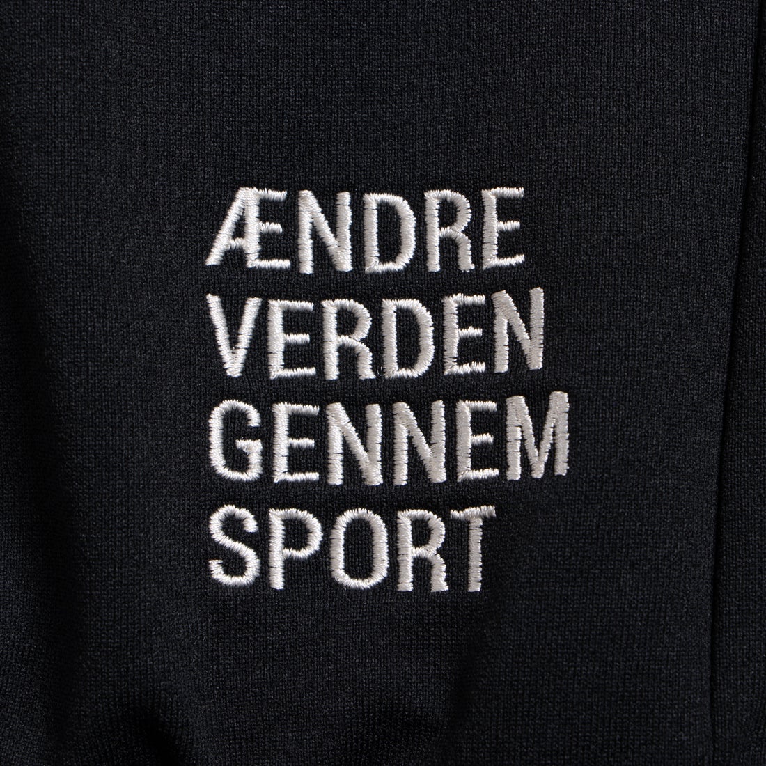 hummel ガンバ大阪 2023 HMPスウェットフルジップジャケット(ブラック