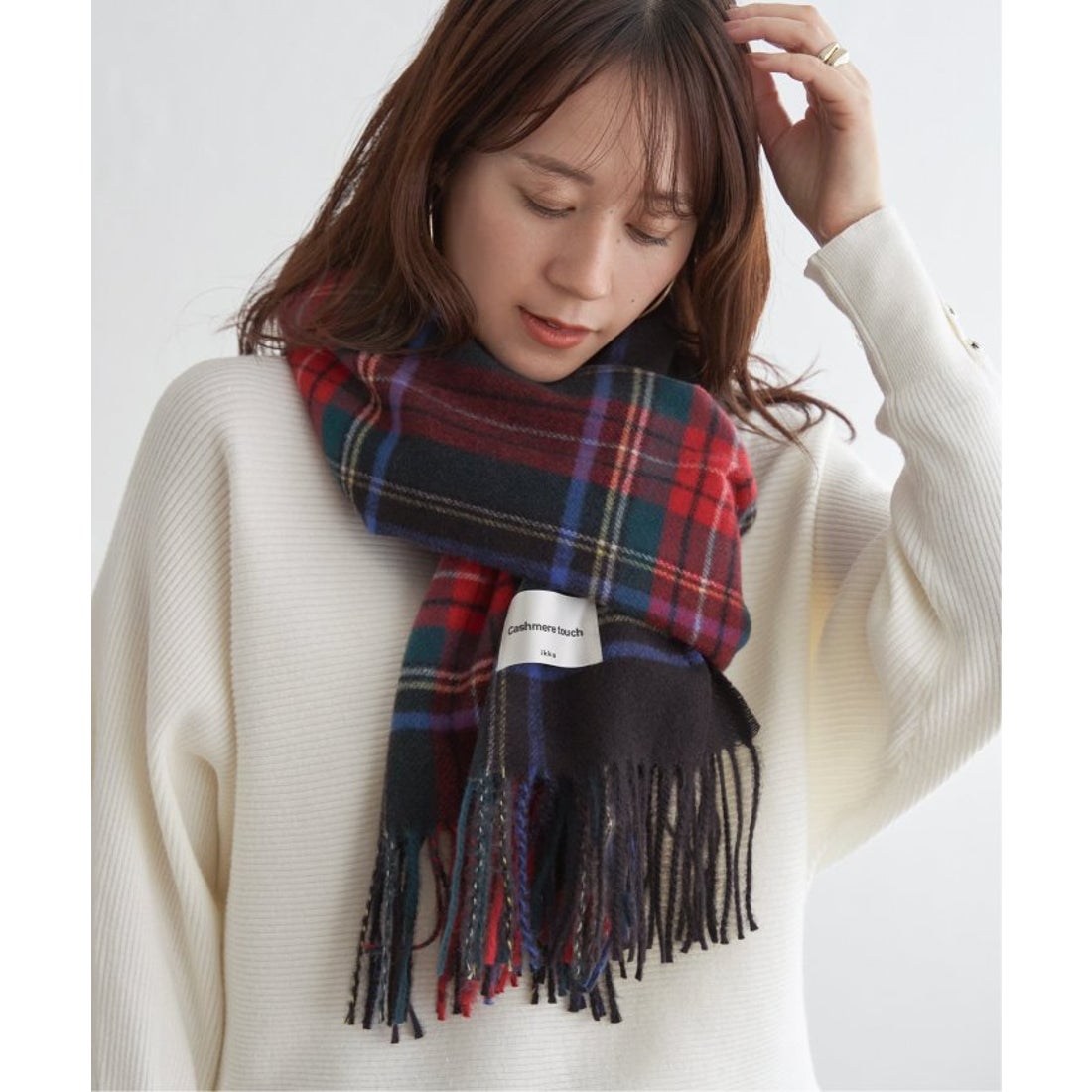 イッカ ikka カシミヤタッチチェックマフラー （ネイビーブルー