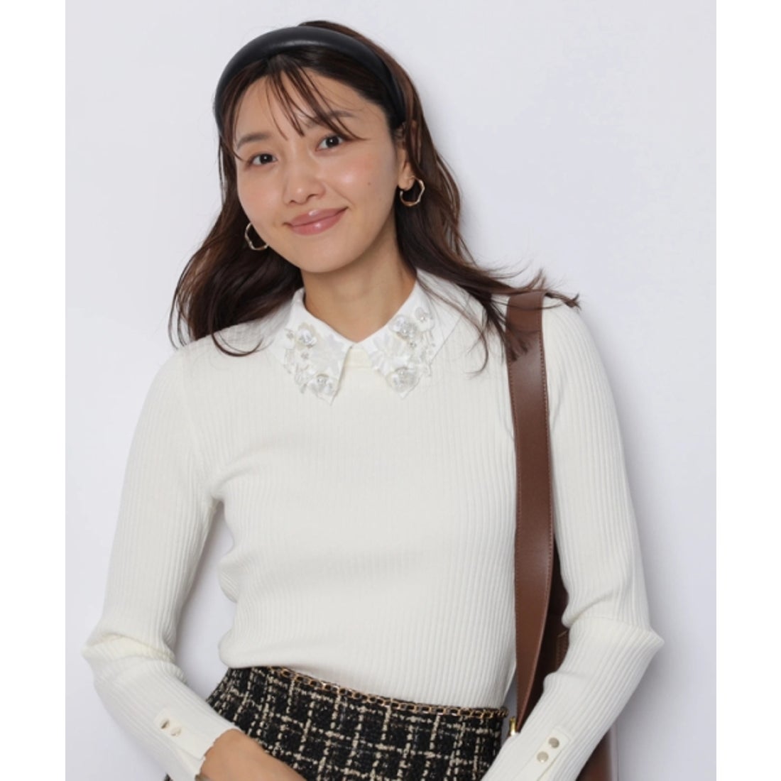 ジャスグリッティー JUSGLITTY ビジュー衿リブニット （紺