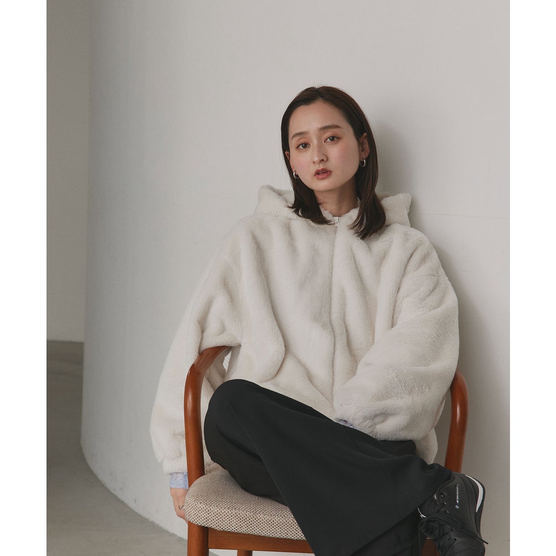 アドティエ ad thie フード付きファーブルゾン （モカ