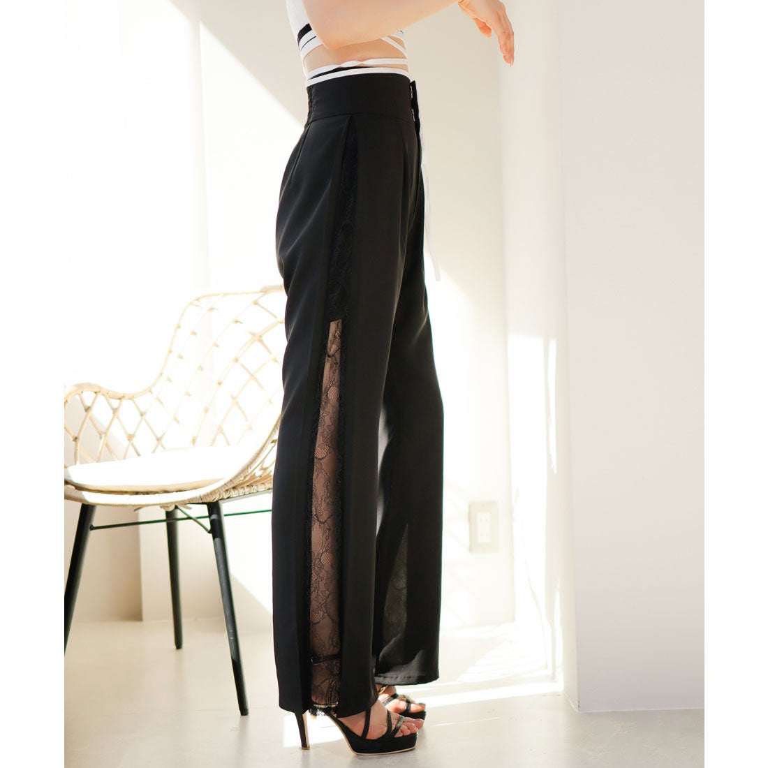 リップサービス LIP SERVICE サイドレースフレアパンツ （ブラック