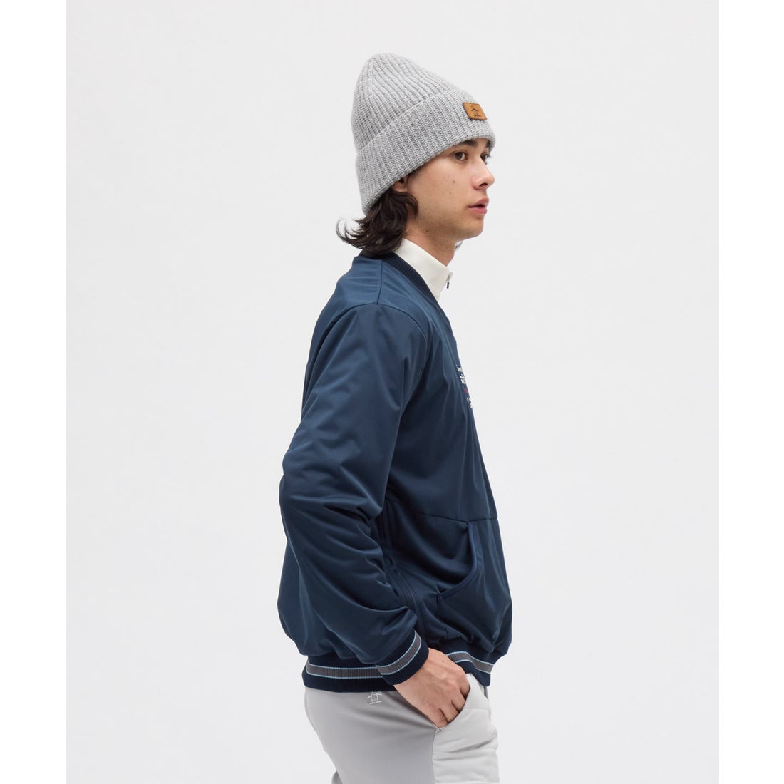 マンシングウェア MUNSINGWEAR 防風ストレッチリバーシブルVネック