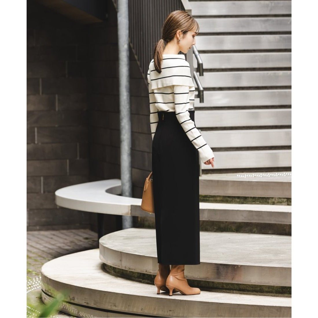 ノーブル NOBLE 《追加》ショルダーボタンタイトリブニット （ブラック