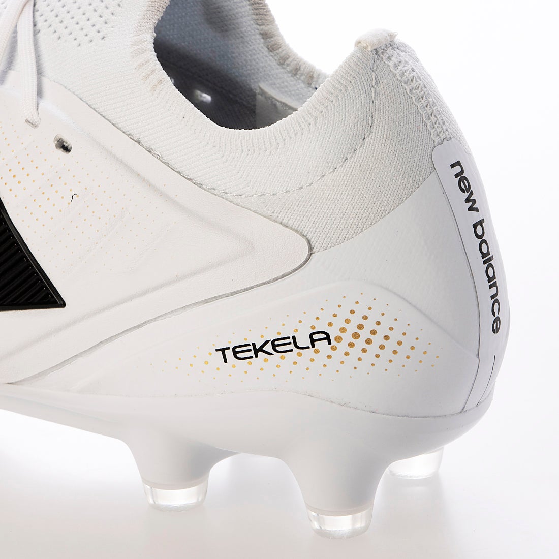 New Balance ニューバランス TEKELA ELITE HG V5 ウィズ：2E(ホワイト