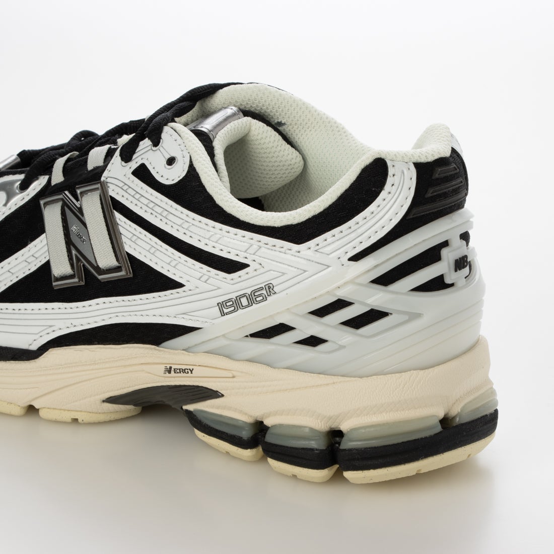 ニューバランス New Balance 1906R スニーカー （ホワイト×ブラック