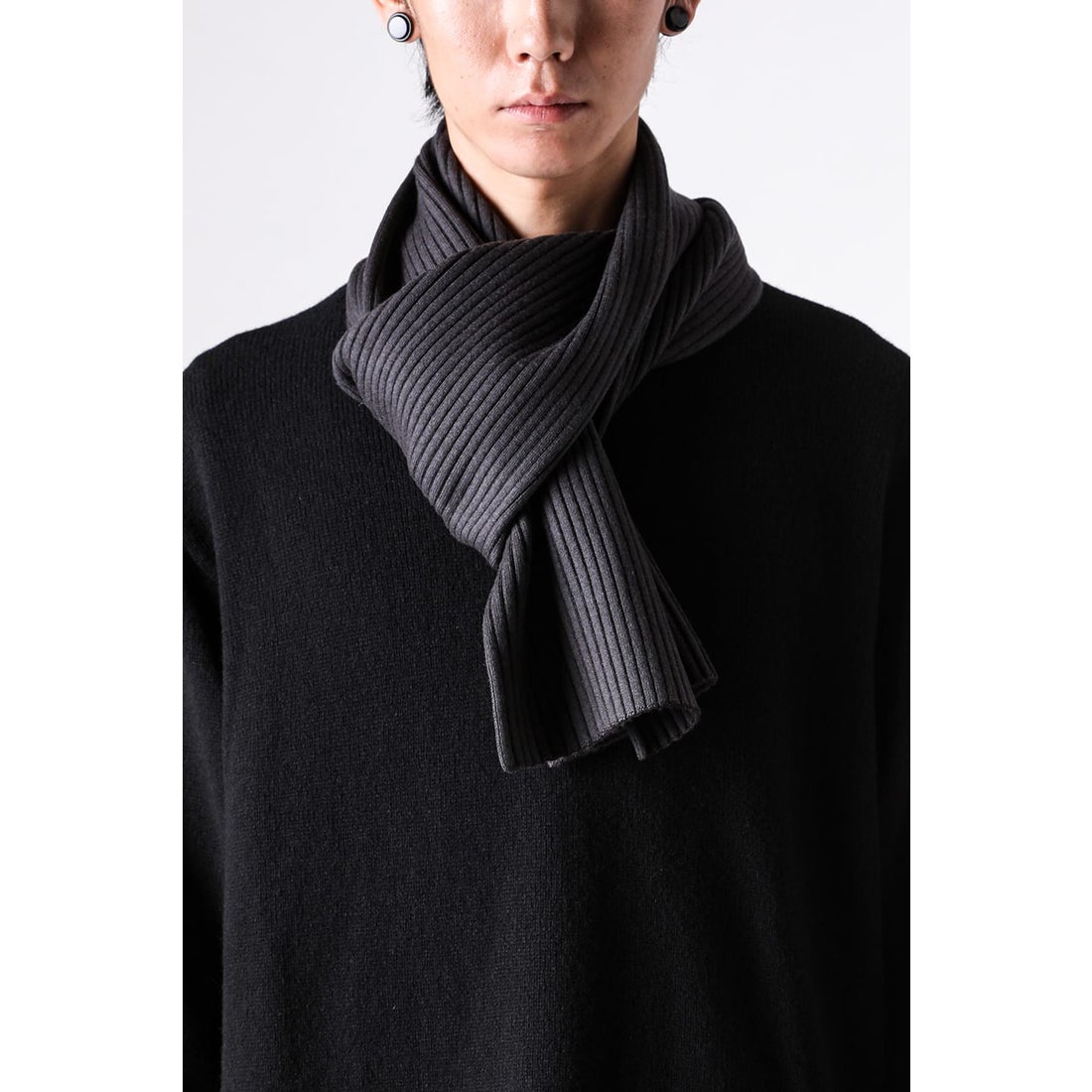 オマールアフリディ Omar Afridi ARTICULATED KNITTED SCARF （DK GREY