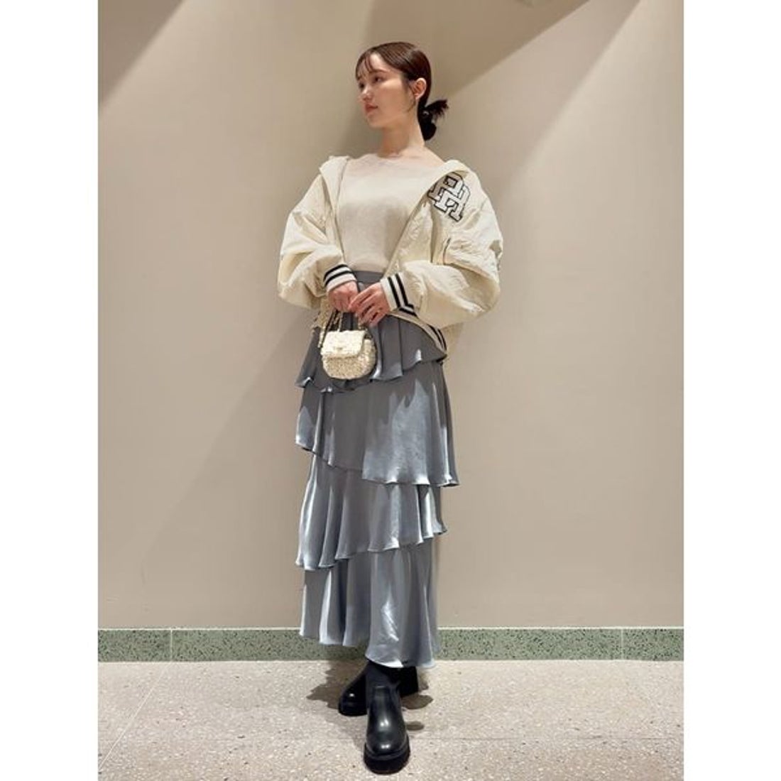 スナイデル SNIDEL サテンナローティアードスカート （BLU