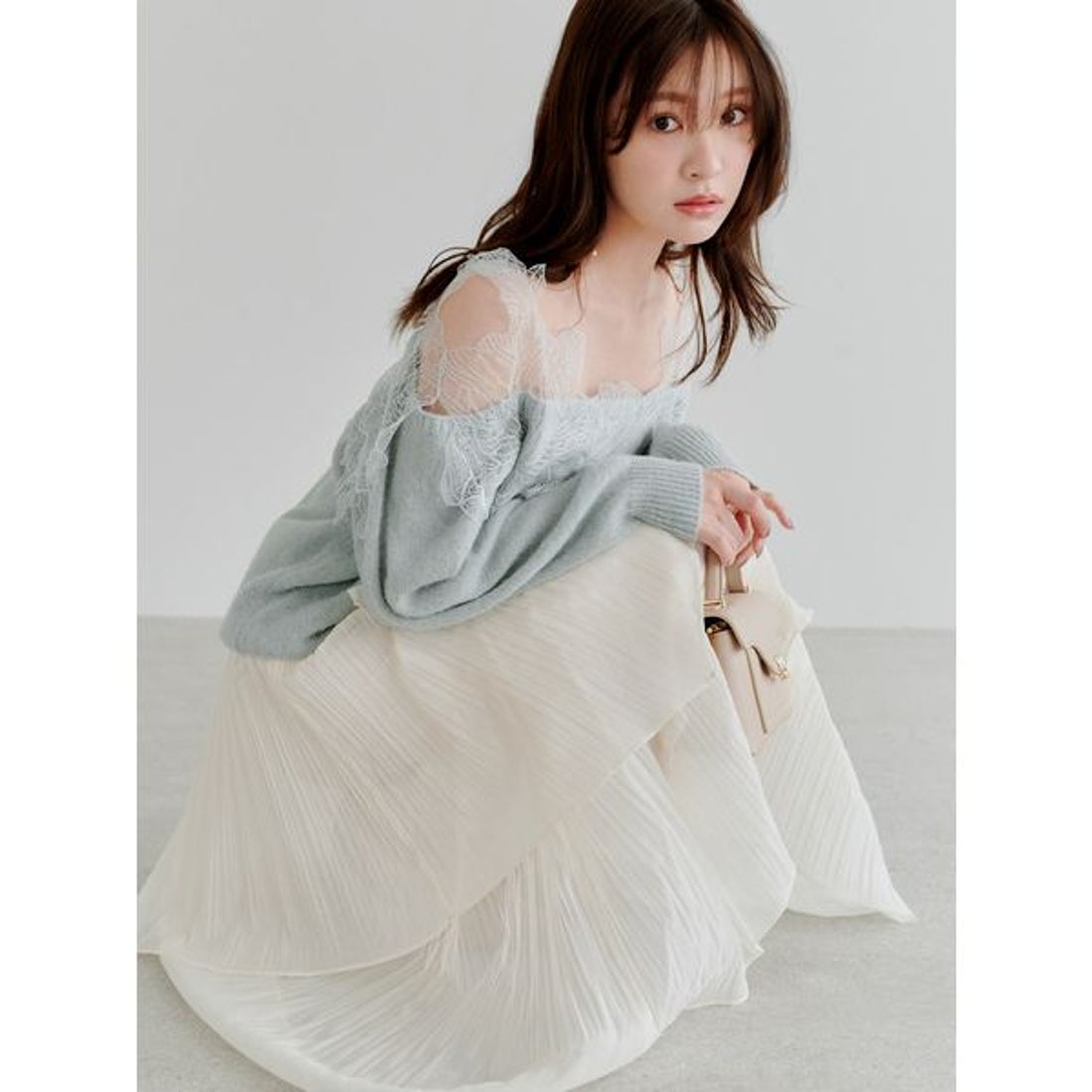 スナイデル SNIDEL レーストリミングニットプルオーバー （OWHT