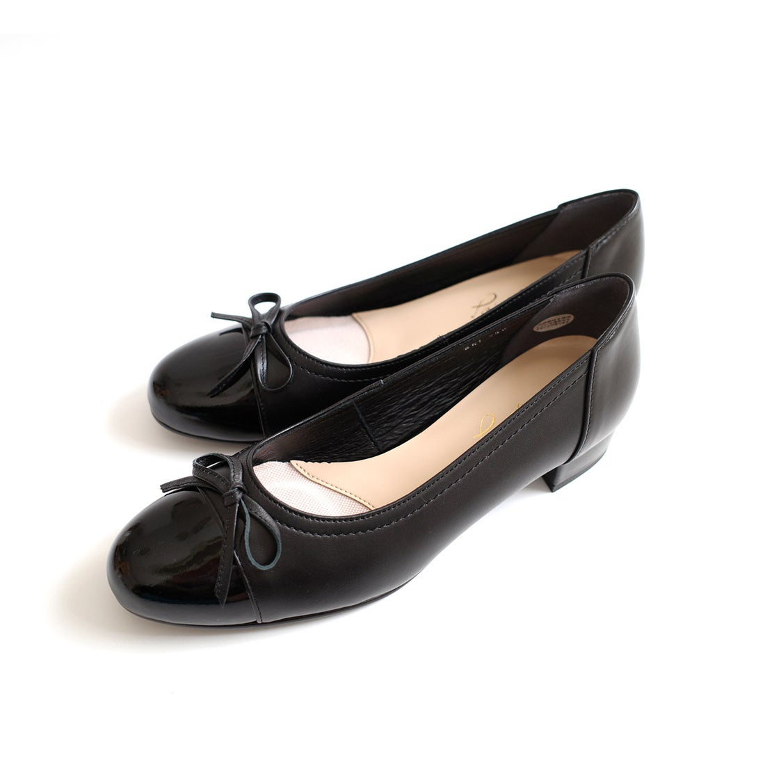 pointer 【本革】パンプス リボン付き 美脚 ラウンドトゥパンプス 日本