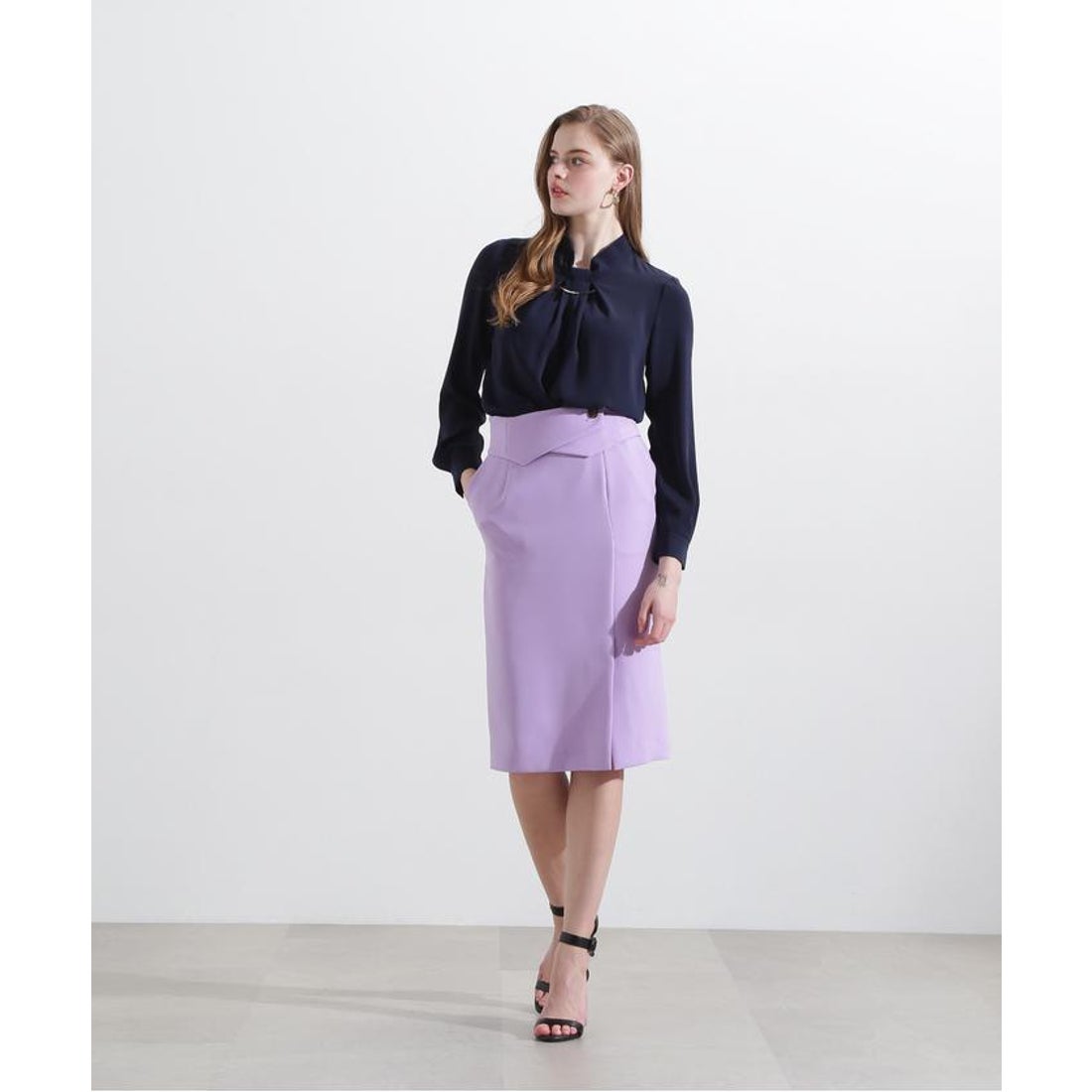 ピンキーアンドダイアン PINKY & DIANNE ◇メタルバータックブラウス