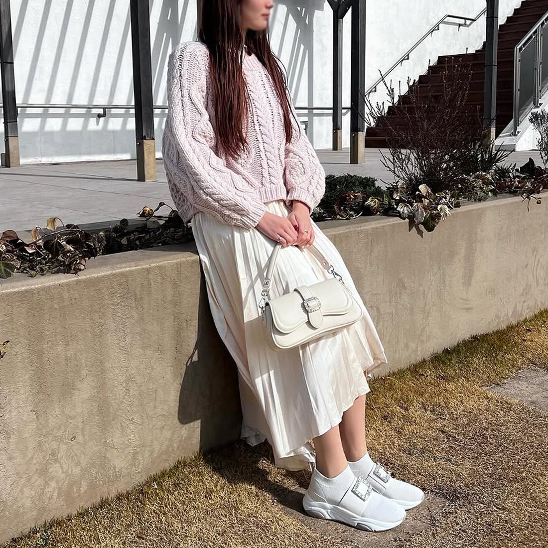 プラスダイアナ ＋diana 【軽量・撥水加工】クリスタルバックル ニット