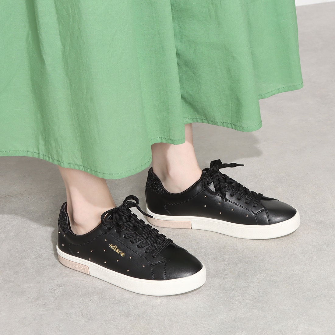 プラスダイアナ ＋diana スタッズ付きスタンダードスニーカー （黒人工