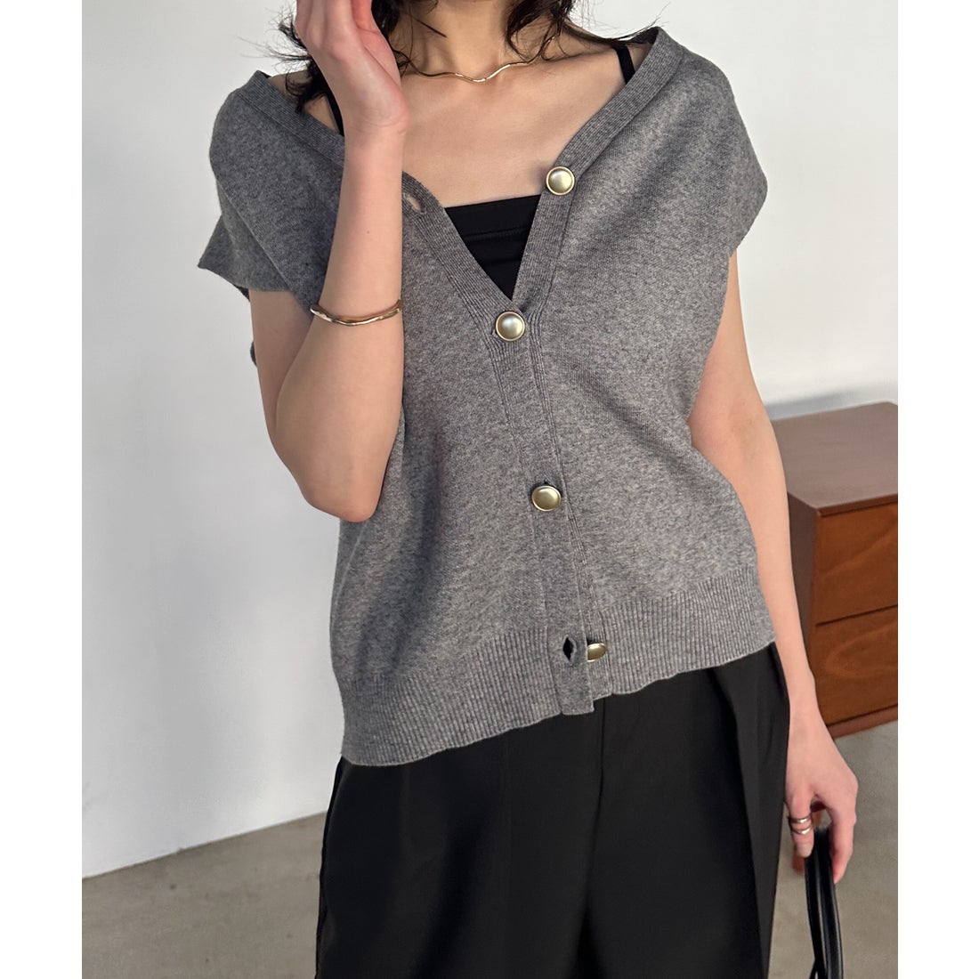 ラナン RANAN MT洗える！ゴールド調ボタンニットベスト （グレー） -靴