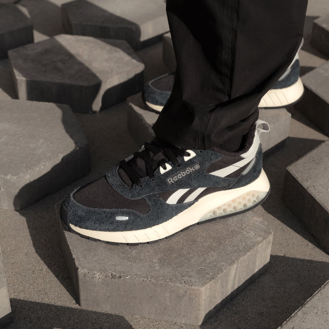 クラシックレザー ヘキサライト プラス / CLASSIC LEATHER HEXALITE +