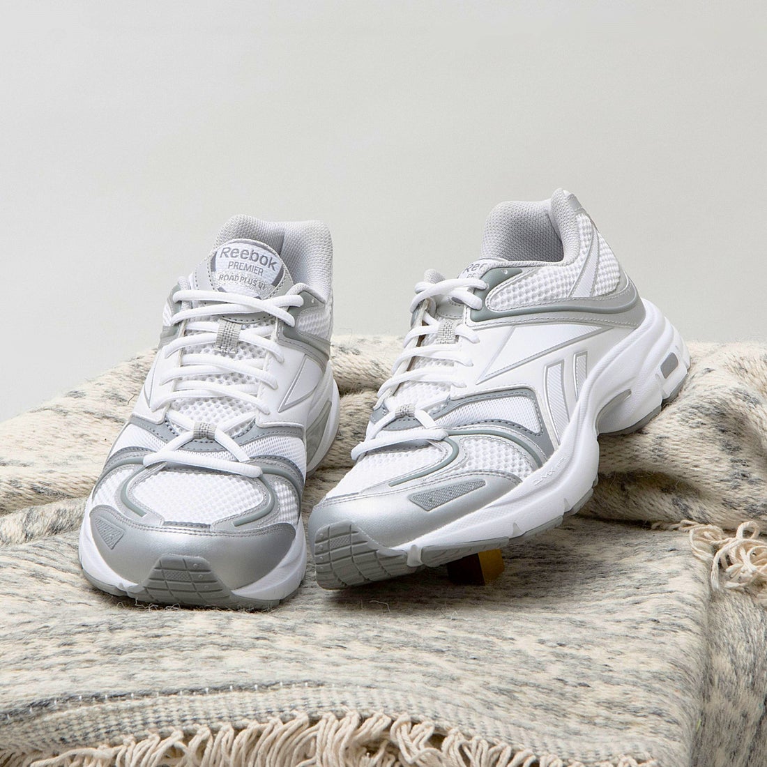 プレミアロード プラス VI / PREMIER ROAD PLUS VI （ホワイト