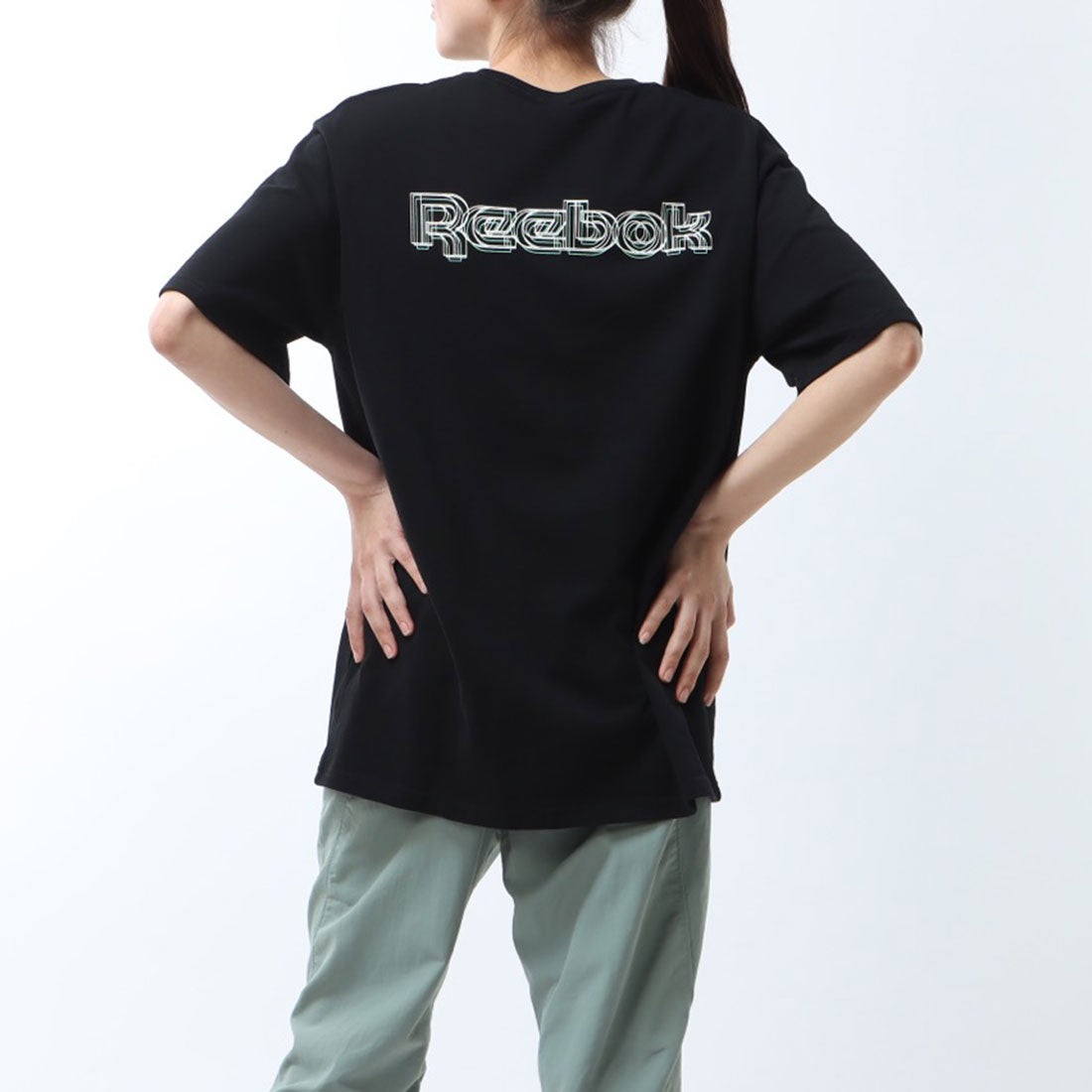 グラフィック ブラック Tシャツ （ブラック） -Reebok 公式オンライン