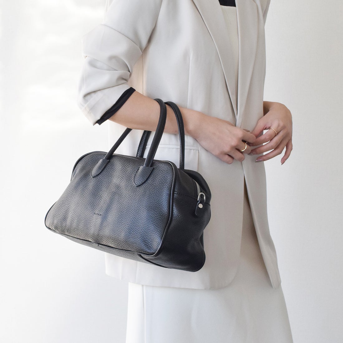 リパーニ RIPANI スムースレザーミニボストンバッグ （ブラック