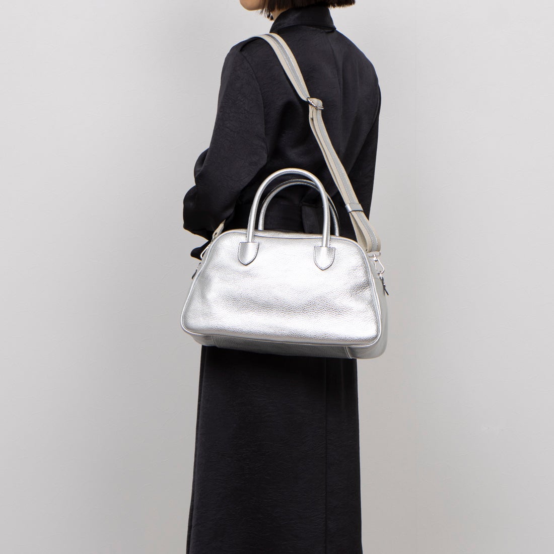 リパーニ RIPANI メタリックレザーミニボストンバッグ （シルバー