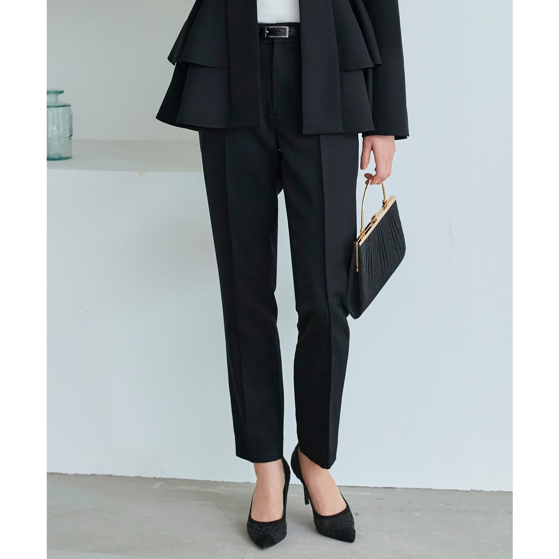 ルイルエブティック RUIRUE BOUTIQUE ノーカラーフリルペプラムスリム