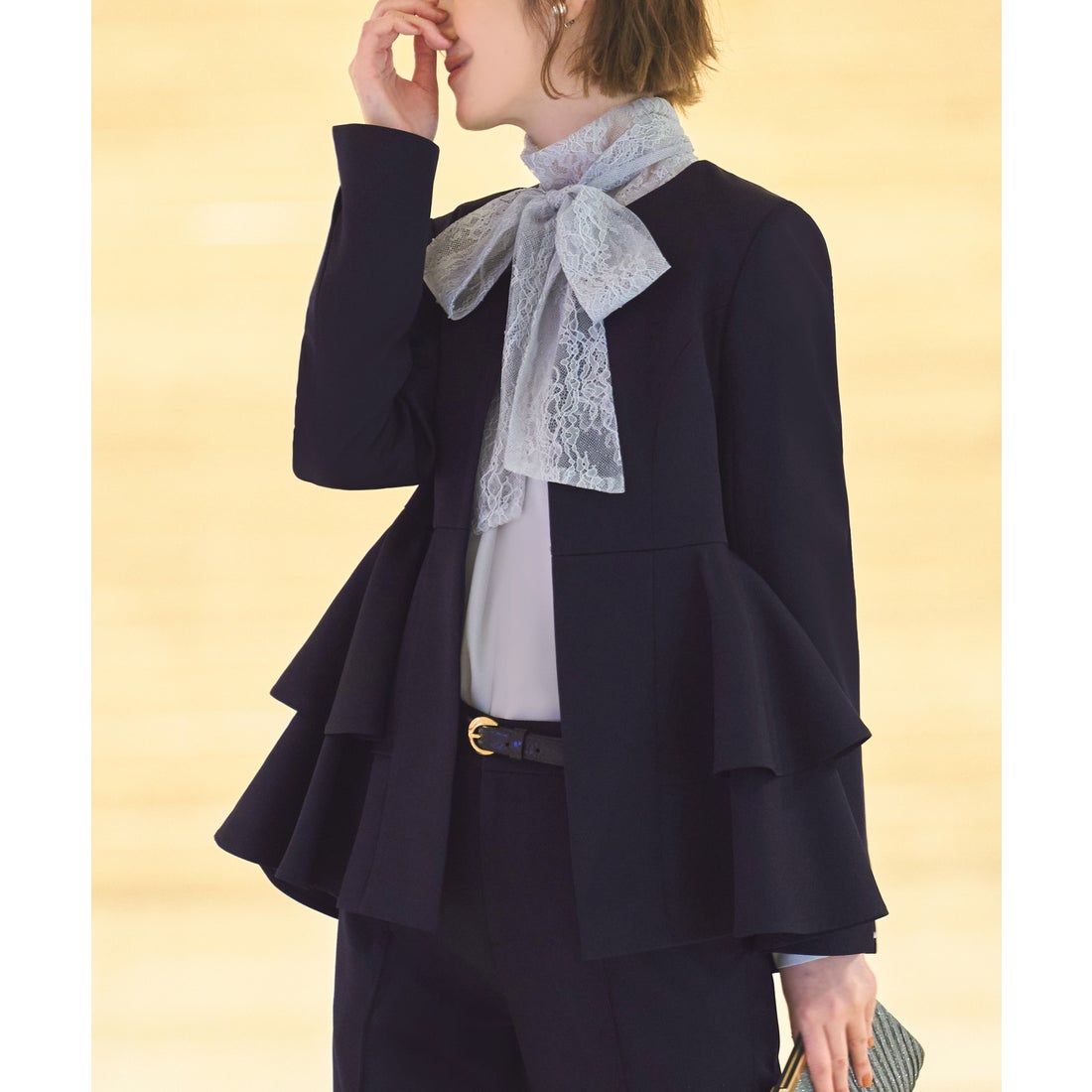 ルイルエブティック RUIRUE BOUTIQUE ノーカラーフリルペプラムスリム