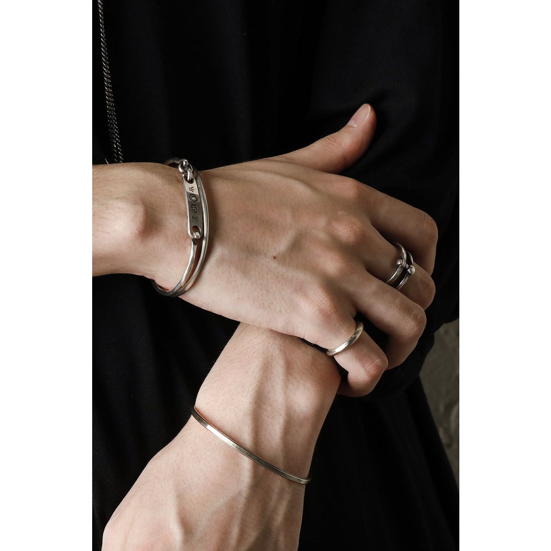 ワークスタットミュンヘン WERKSTATT:MUNCHEN bangle side hook groove