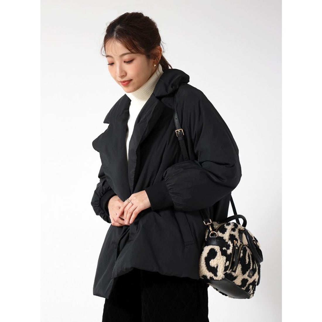 ヴァン Vin ビッグカラーダウンジャケット （ブラック） -靴