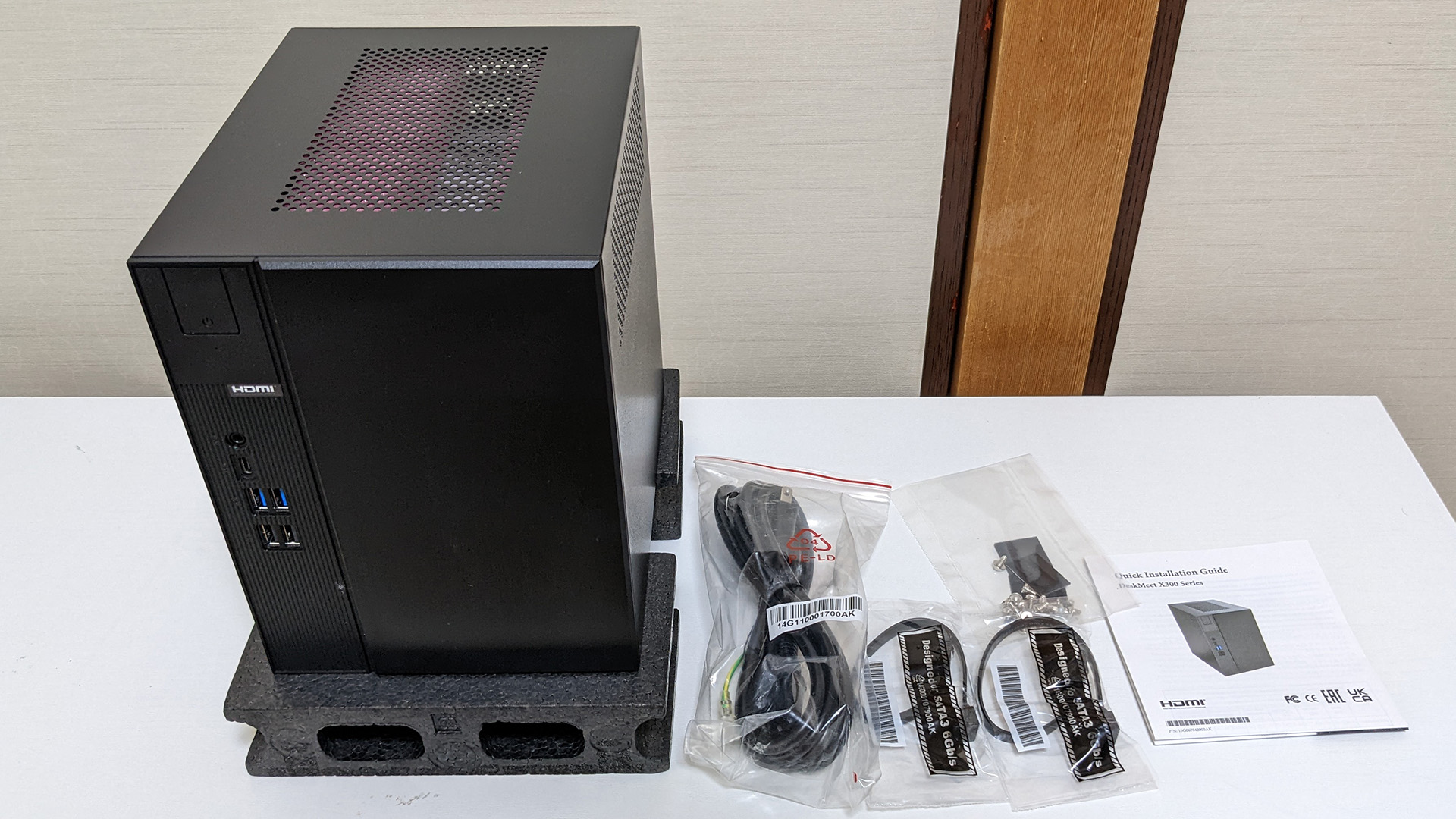 ASRock DeskMeet X300とRyzen5 5600Gで小型PCを作る！デスク上に置ける