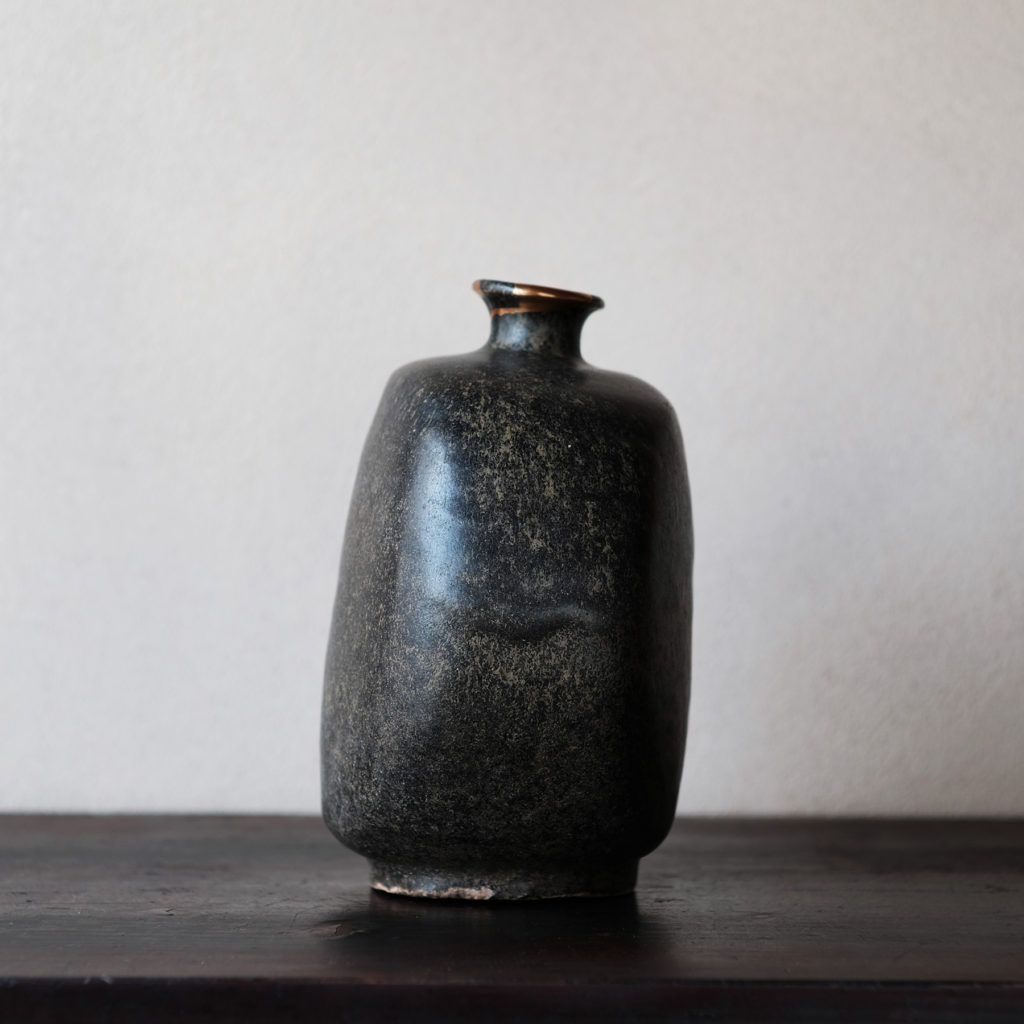 中国 古美術 黒陶 古代朝鮮 高台付壺 祭器 旧蔵品 花印嵌文 中国 古