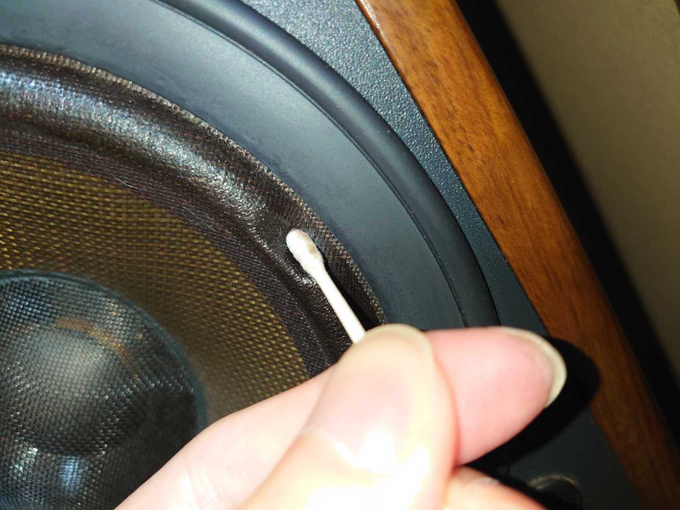 DIATONE DS-200Zの硬化したエッジに軟化剤を試してみる | 自由日記J