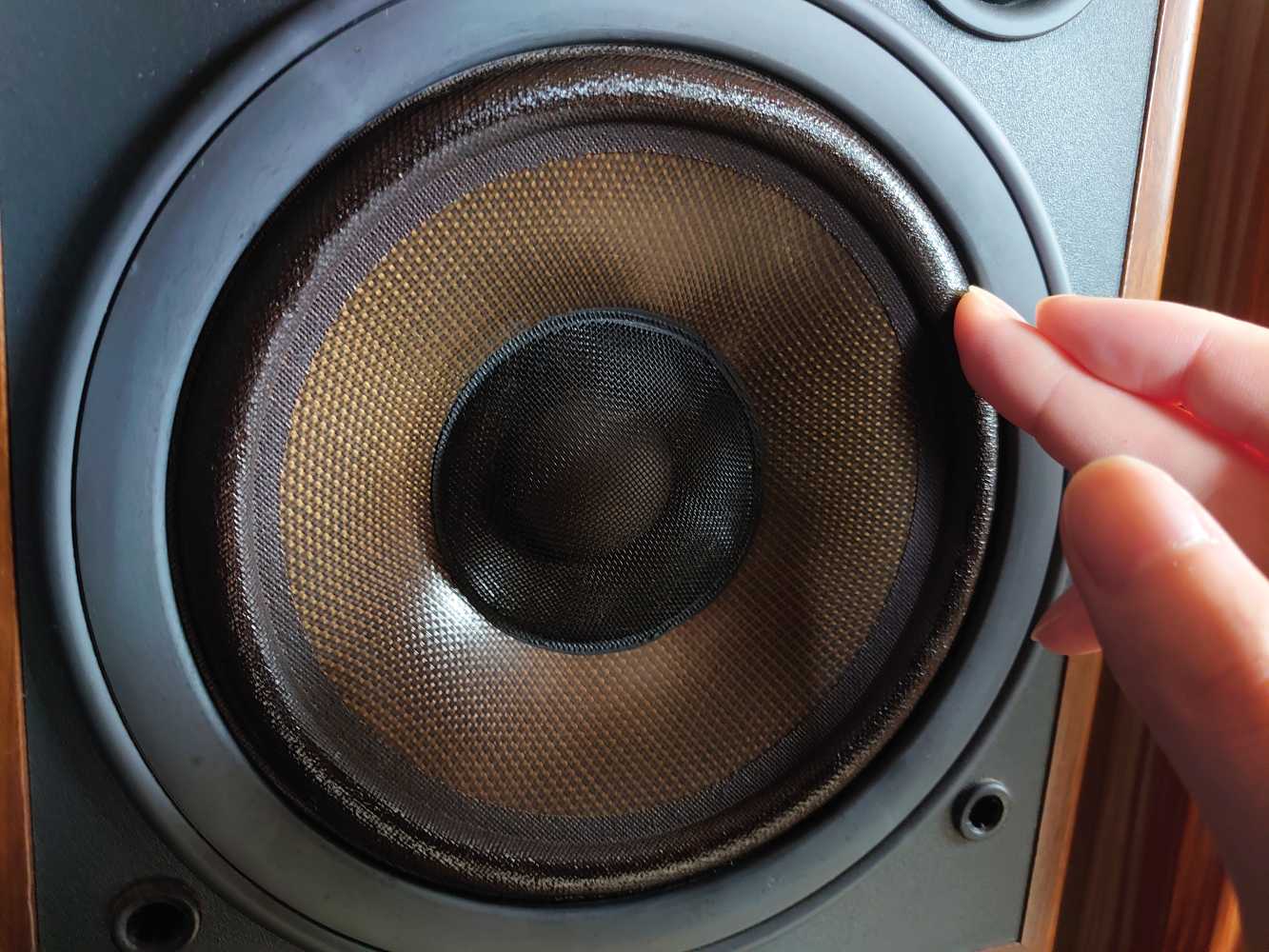 DIATONE DS-200Zの硬化したエッジに軟化剤を試してみる | 自由日記J