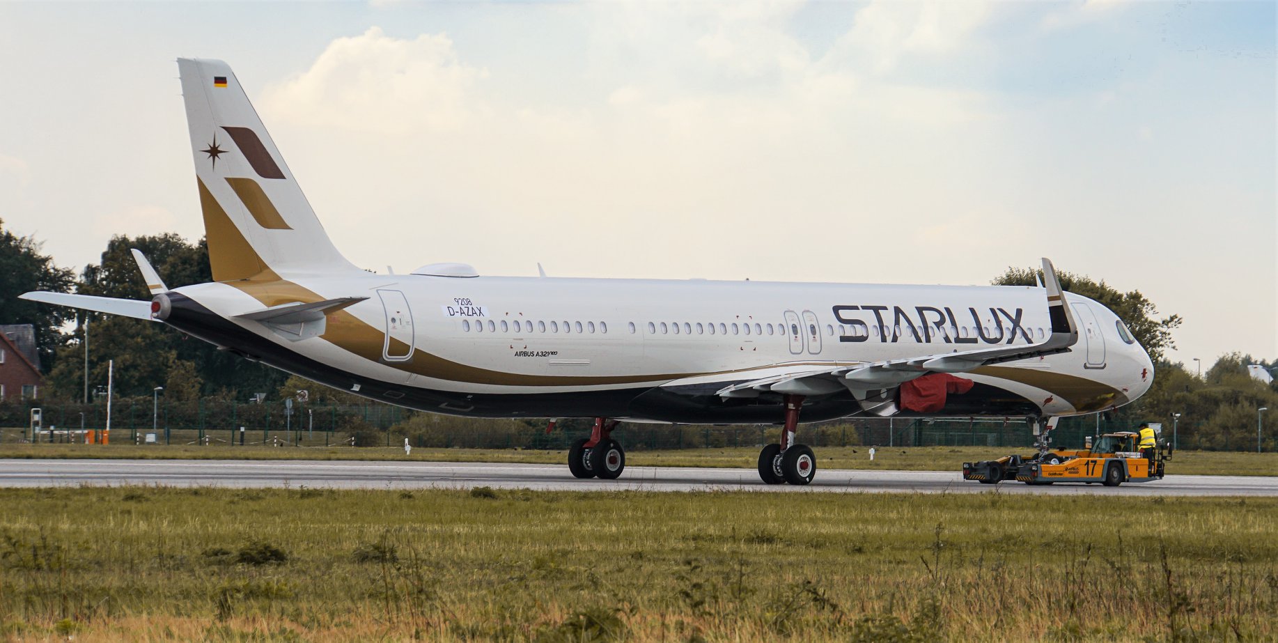 スターラックス航空、A321neo初号機の塗装完了を発表 | sky-budget