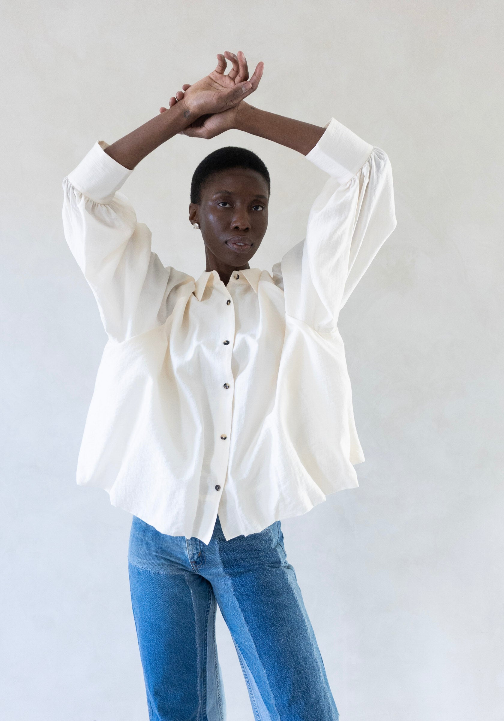 Cordera Balloon Sleeve Top in Cream – VESTIGE