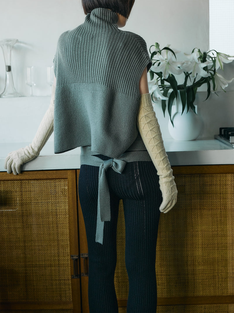 JUUKIFF（ジューキフ）BONDAGE HIGH-NECK VEST IN WOOL ボンデージ