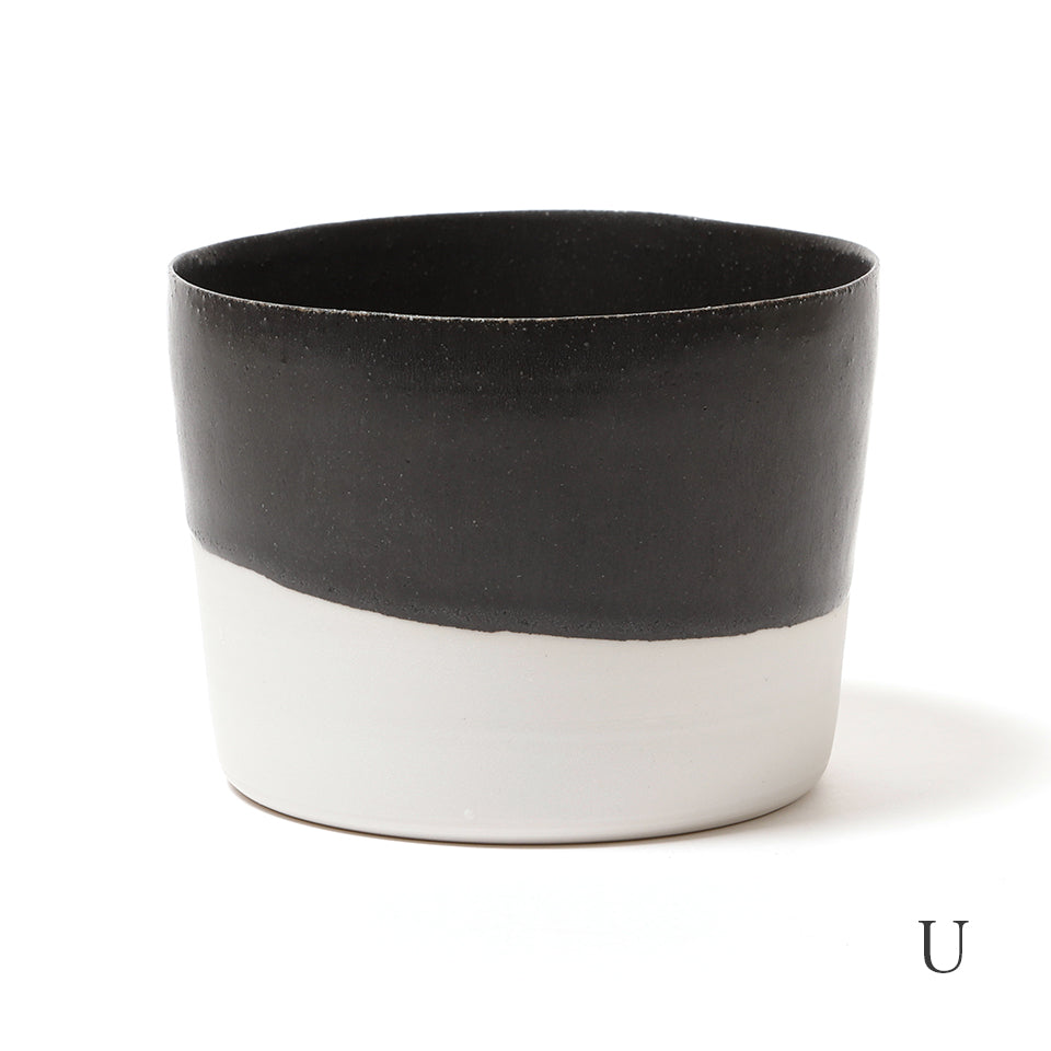 吉田直嗣 白磁鉄釉フリーカップ [2]｜Discover Japan 公式オンライン