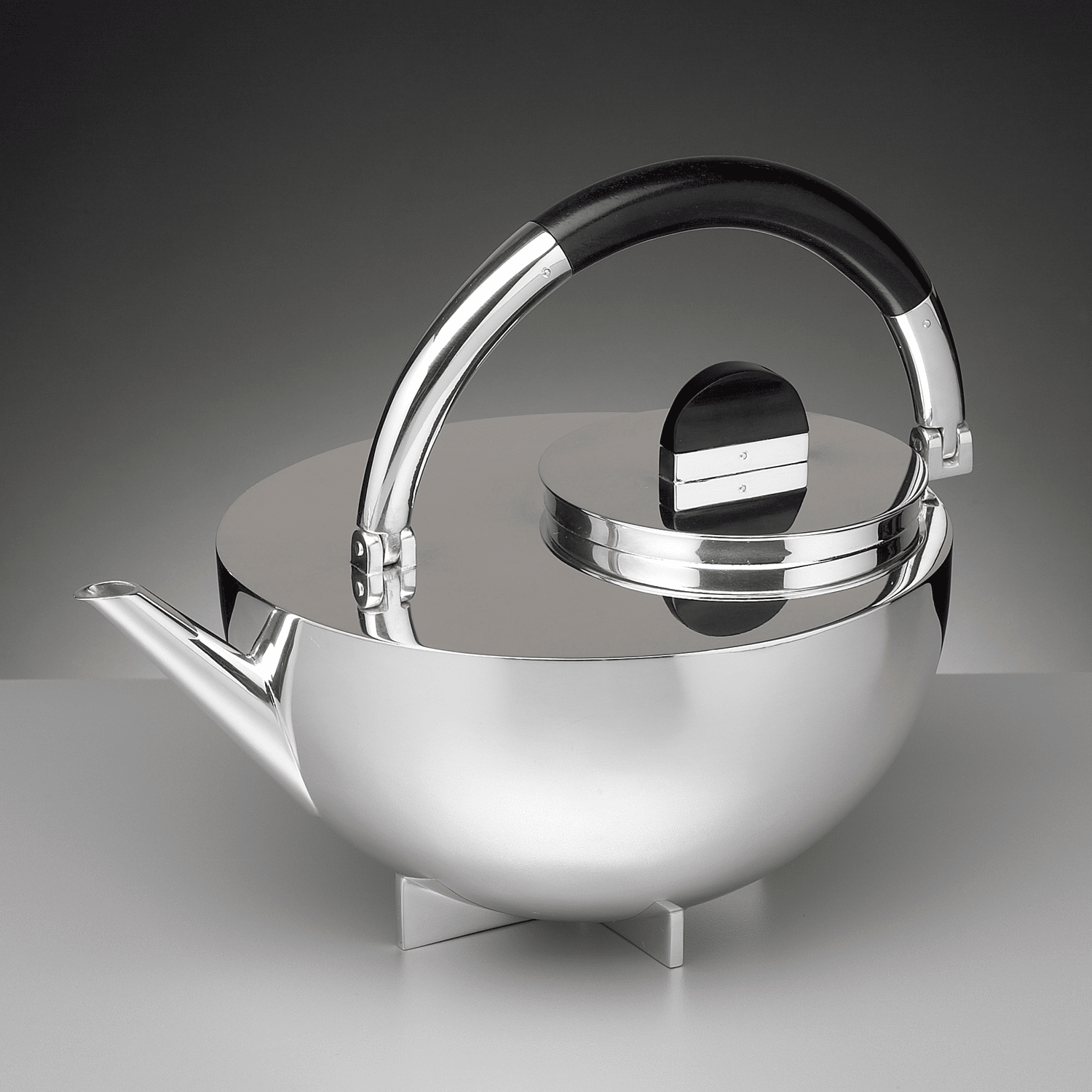 Bauhaus Teapot by Marianne Brandt (1924) - バウハウス運動