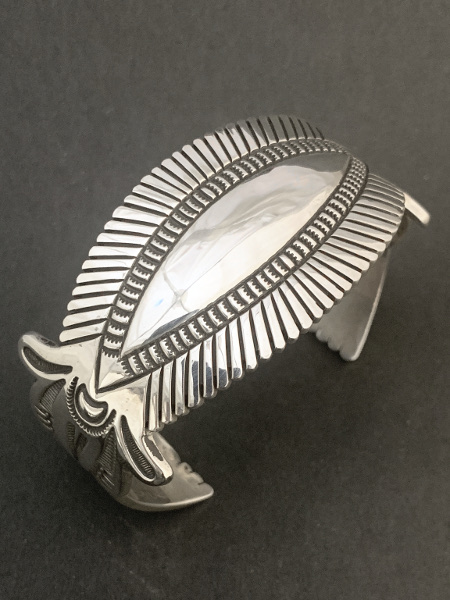 Navajo Thomas Curtis, Sr. = Vintage Stamped Bracelet サイズM