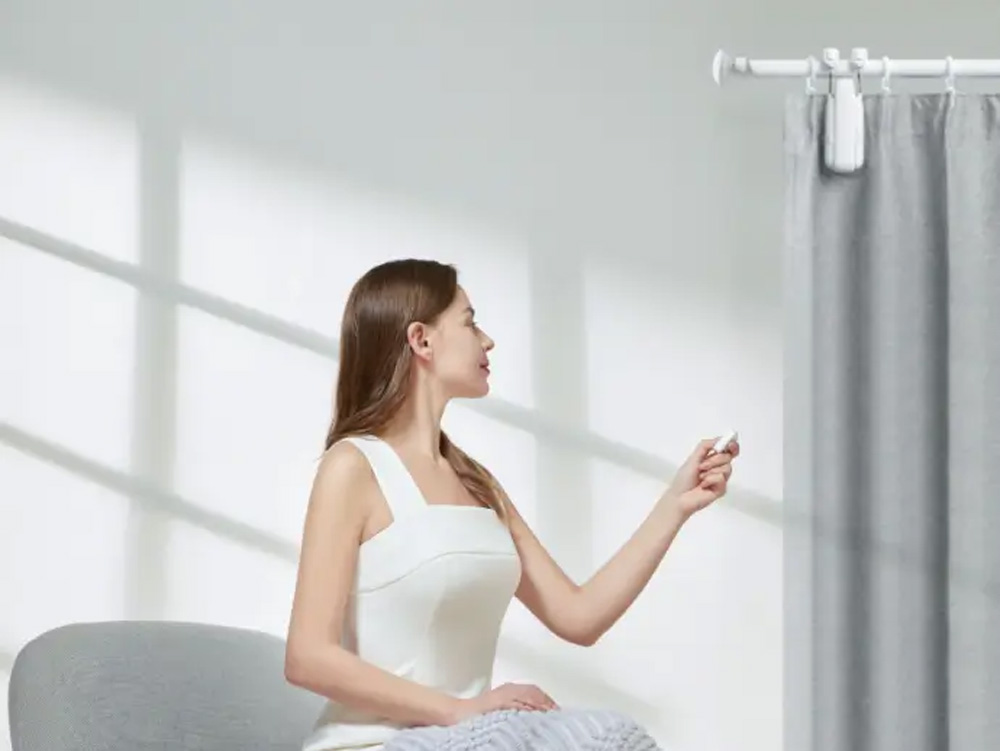 SwitchBot カーテン3 (U型レール) | スマート家電／IoTを進めるなら