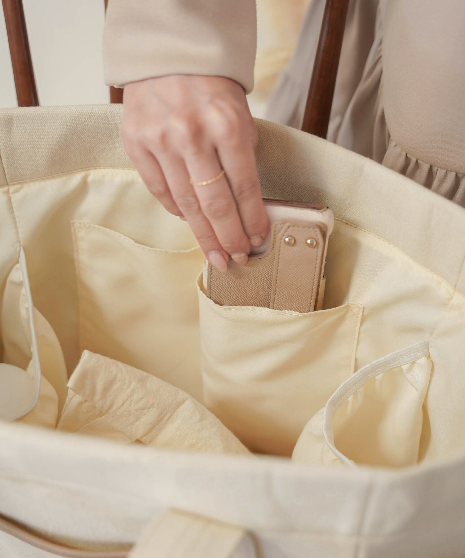 木馬モチーフ 刺繍 マザーズ トートバッグ le reve vaniller 全4色