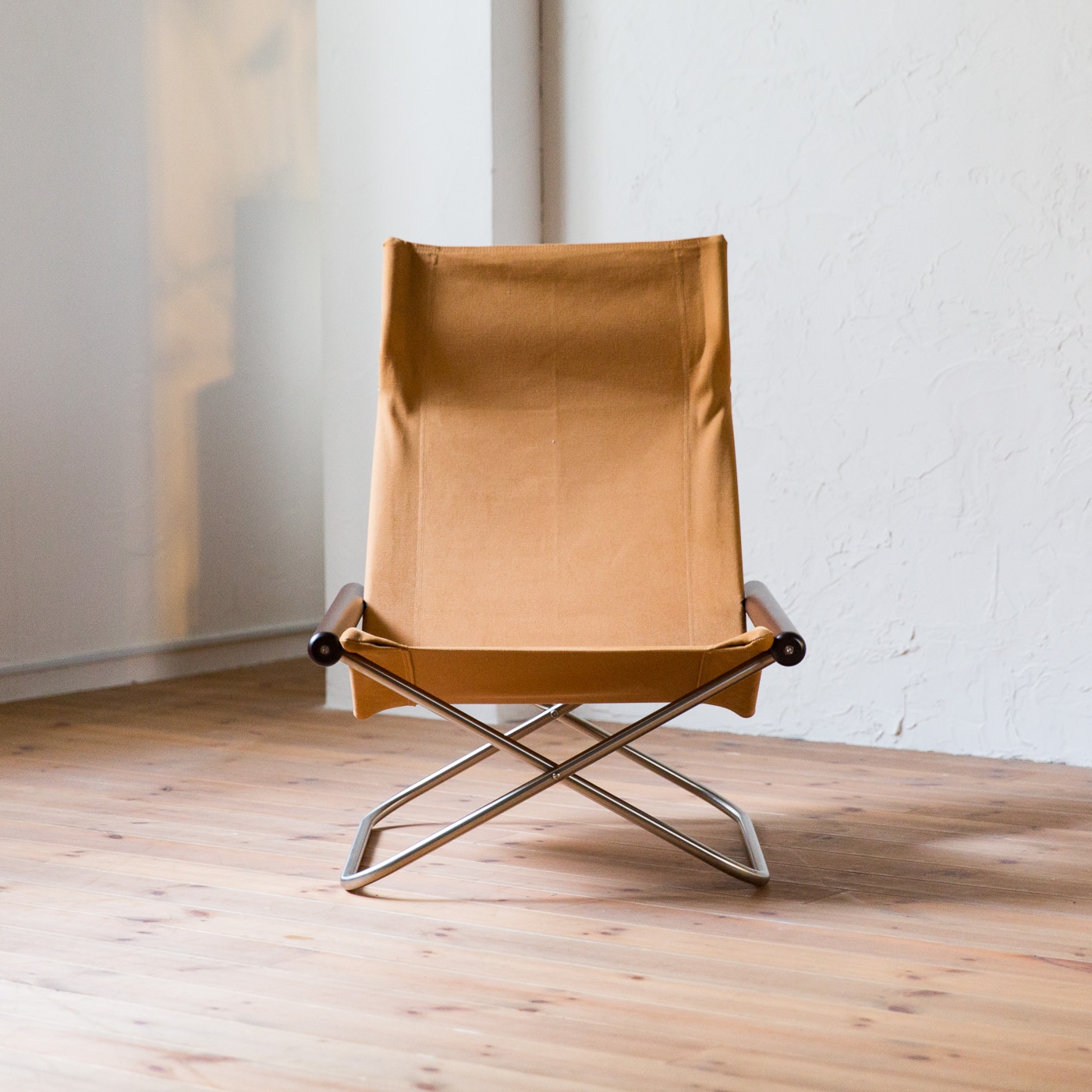 ニーチェア エックス (木部ダークブラウン シートキャメル) | リグナ