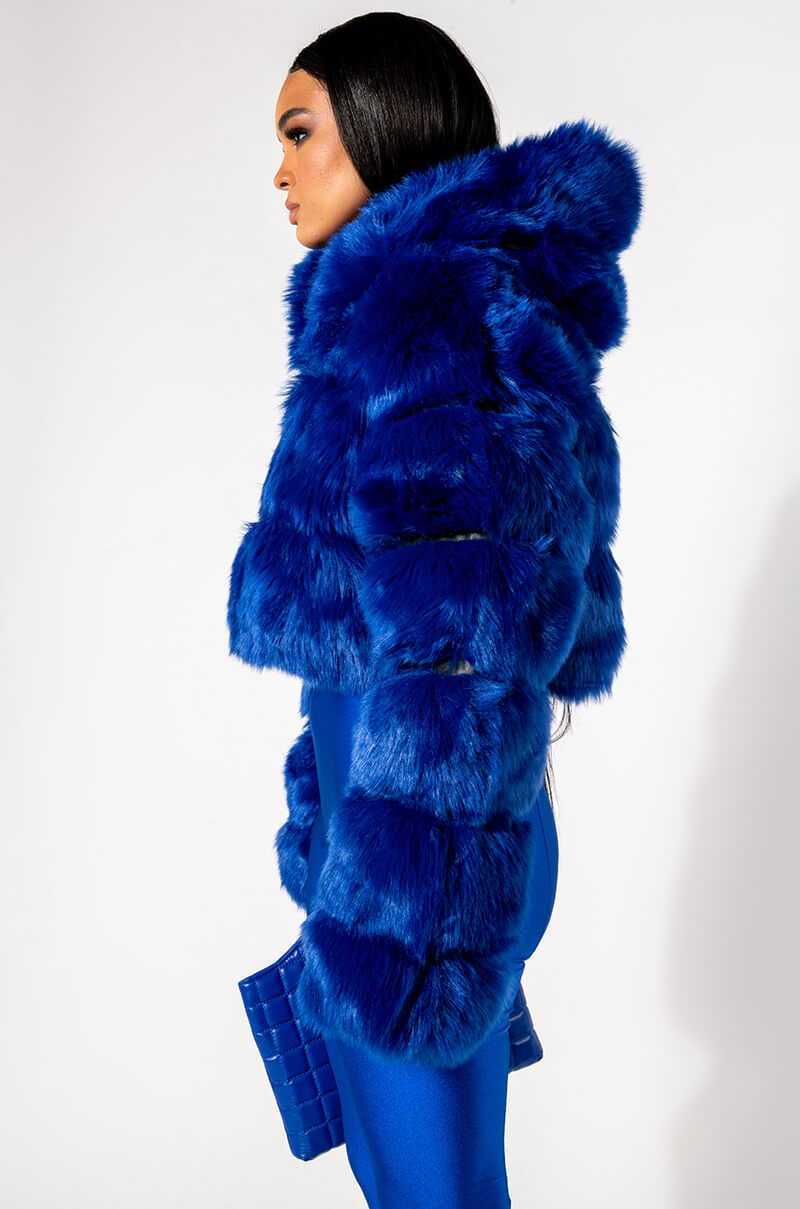 GRACELLE FAUX FUR CROPPED JACKET – AKIRA