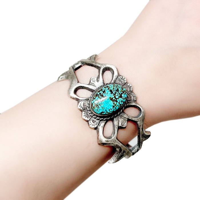 インディアンジュエリー ナバホ ターコイズ サンド キャスト バングル