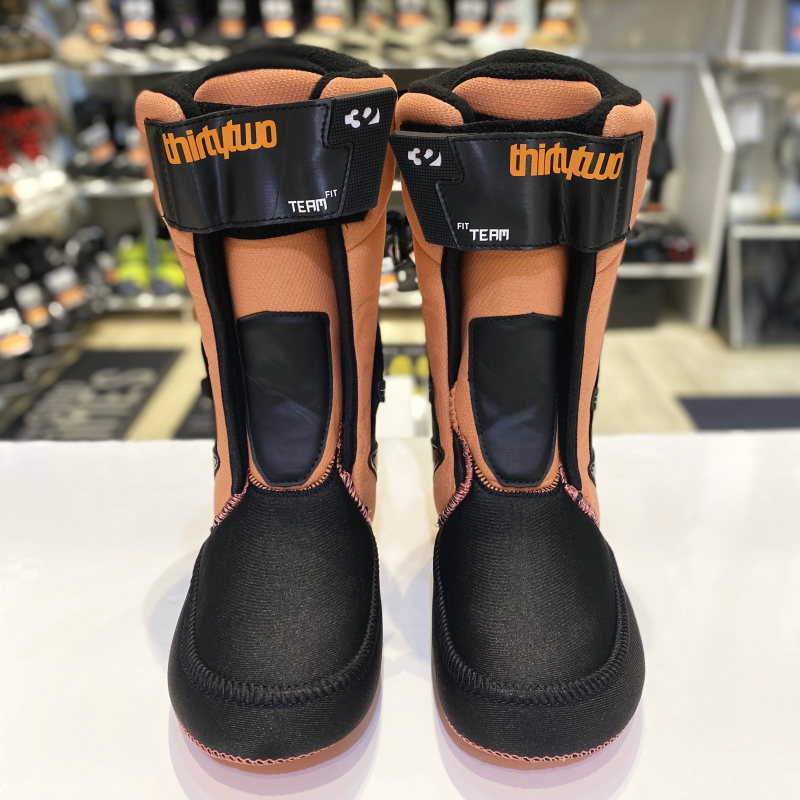 ラスト1点】 【OUTLET】24-25 THIRTYTWO LASHED BRADSHAW カラー