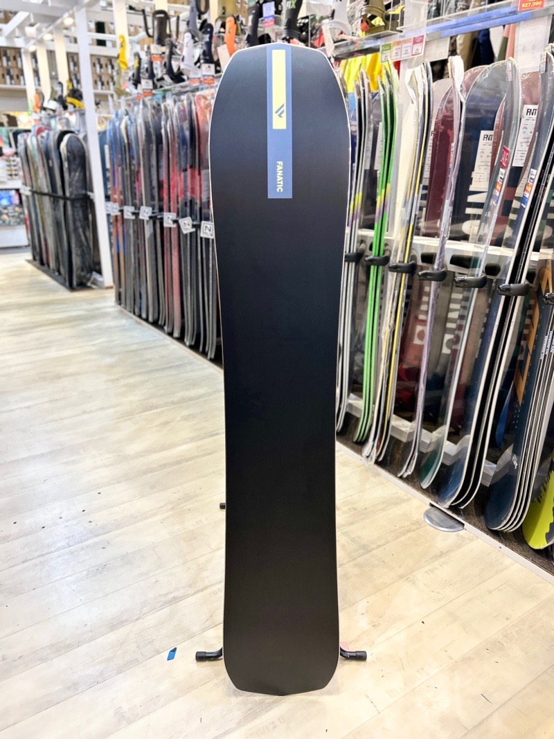 即納】メンズ スノーボード 板 型落ち 旧モデル 153cm FANATIC FTC