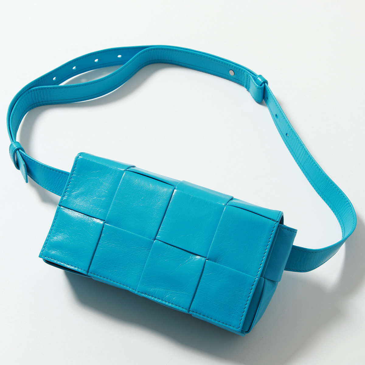 BOTTEGA VENETA（ボッテガ・ヴェネタ） ボディバッグ CASSETTE